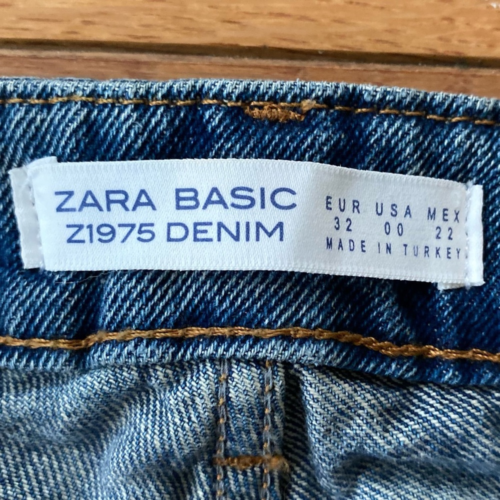 Euc Zara Basic Denim Red Button Distressed Jeans - image 3